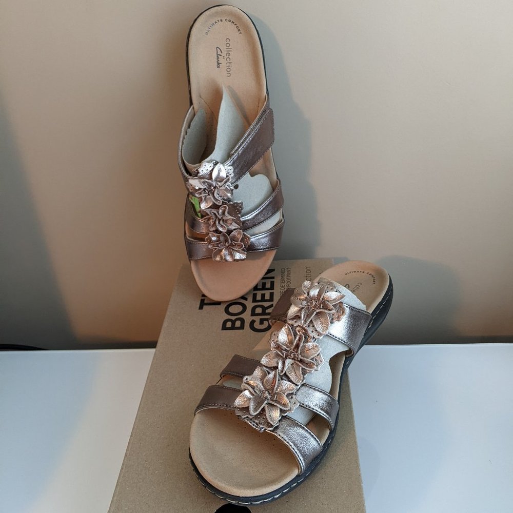 Women's Clarks  Laurieann Judi Sandal Metallic 261 59344 9 1/2 D 44 NIB